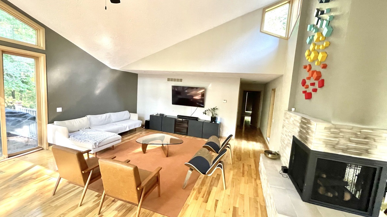 Photo of Livingroom in Battle Creek