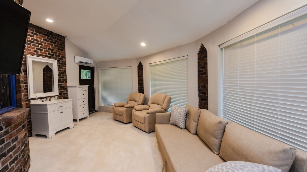 Photo of Livingroom in Southwest Hills
