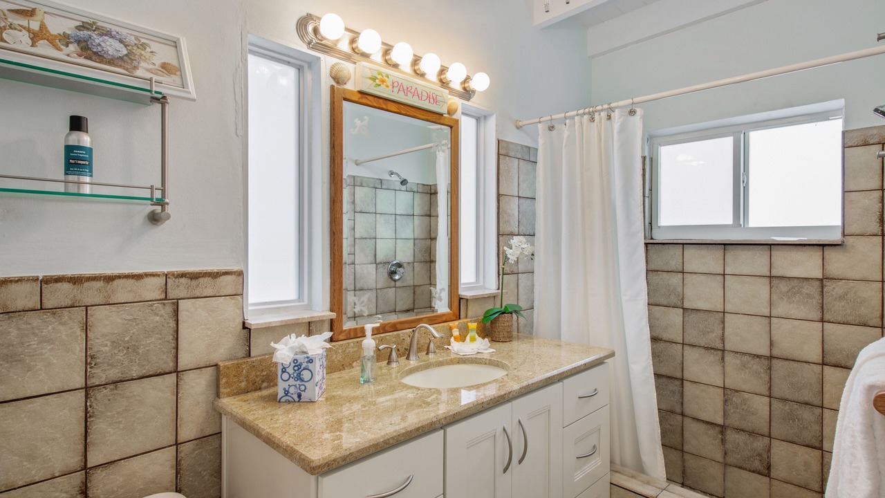 Photo of Bathroom in Lower Matecumbe Beach