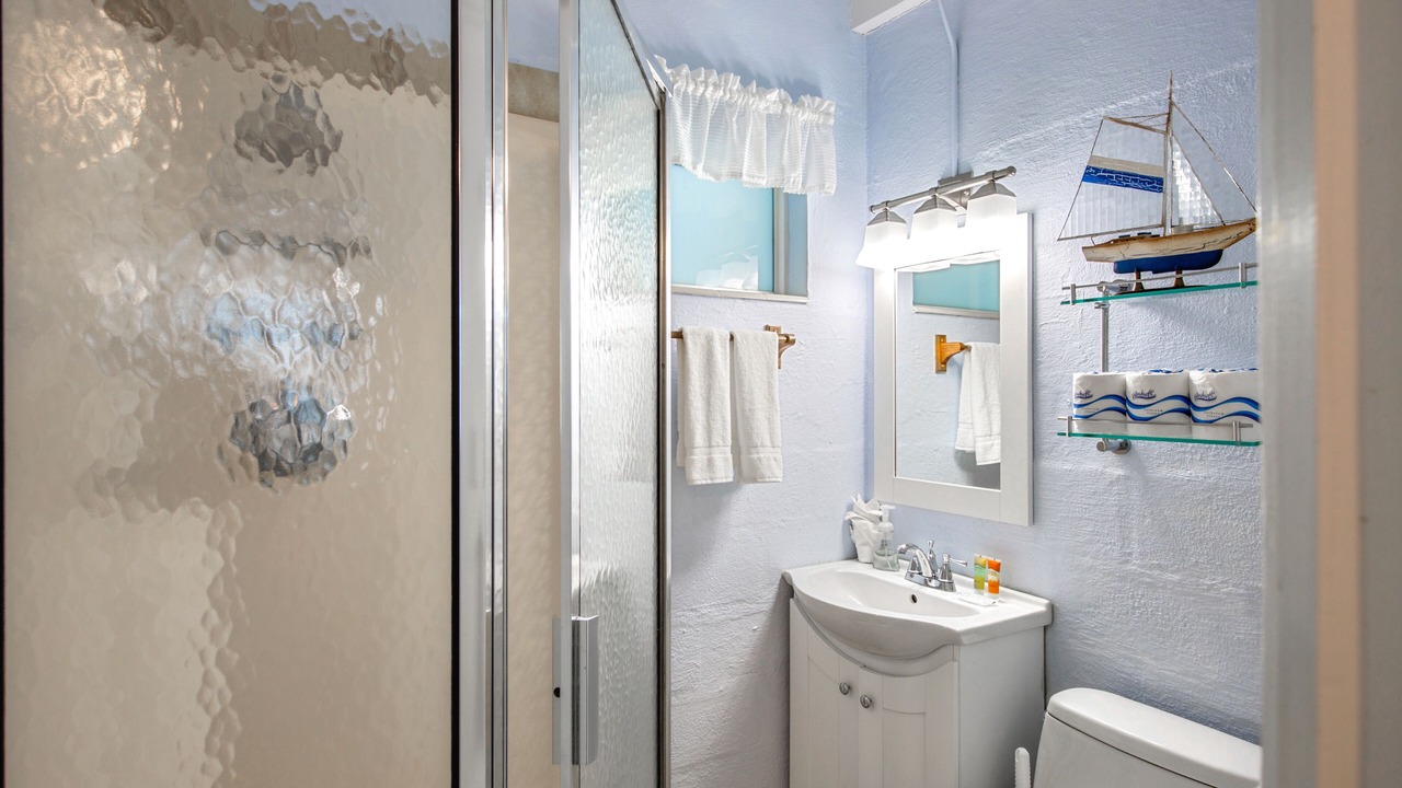 Photo of Bathroom in Lower Matecumbe Beach
