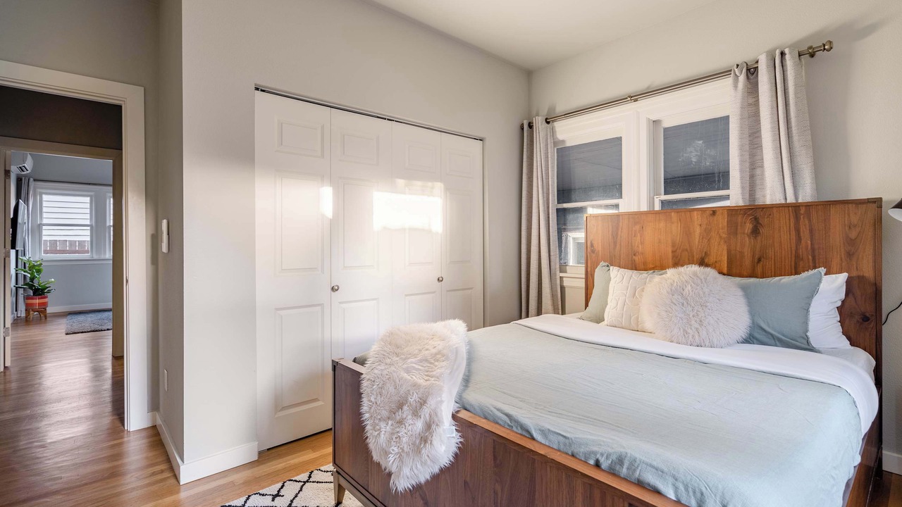 Photo of Bedroom in Sullivan's Gulch