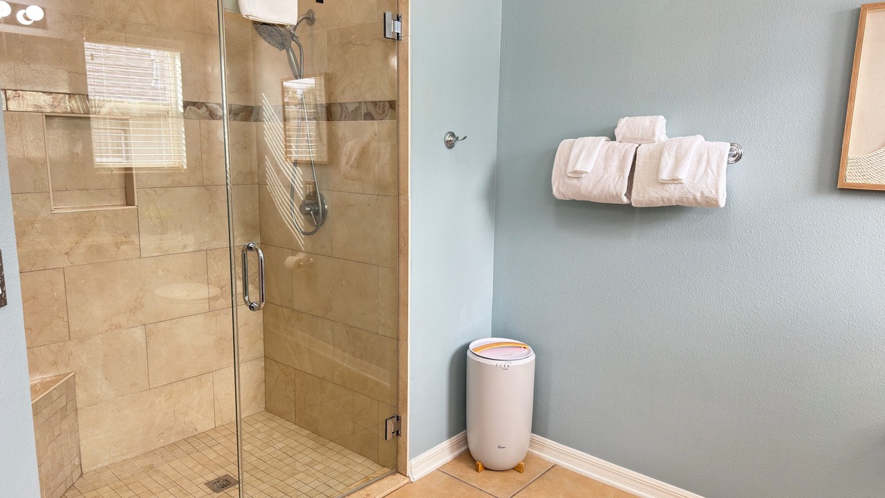 Photo of Bathroom in Sunset Pointe